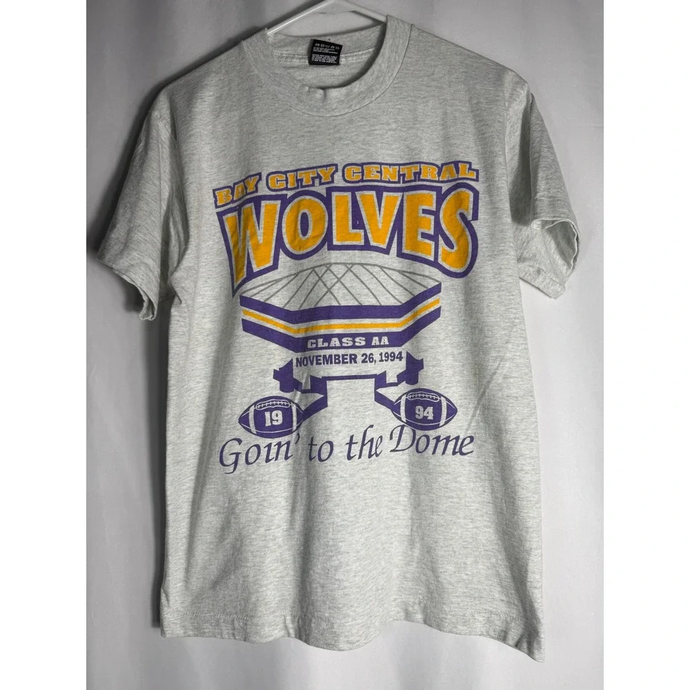 Vintage 90s Bay City Central Wolves Football T-Shirt Fruit of the Loom Medium